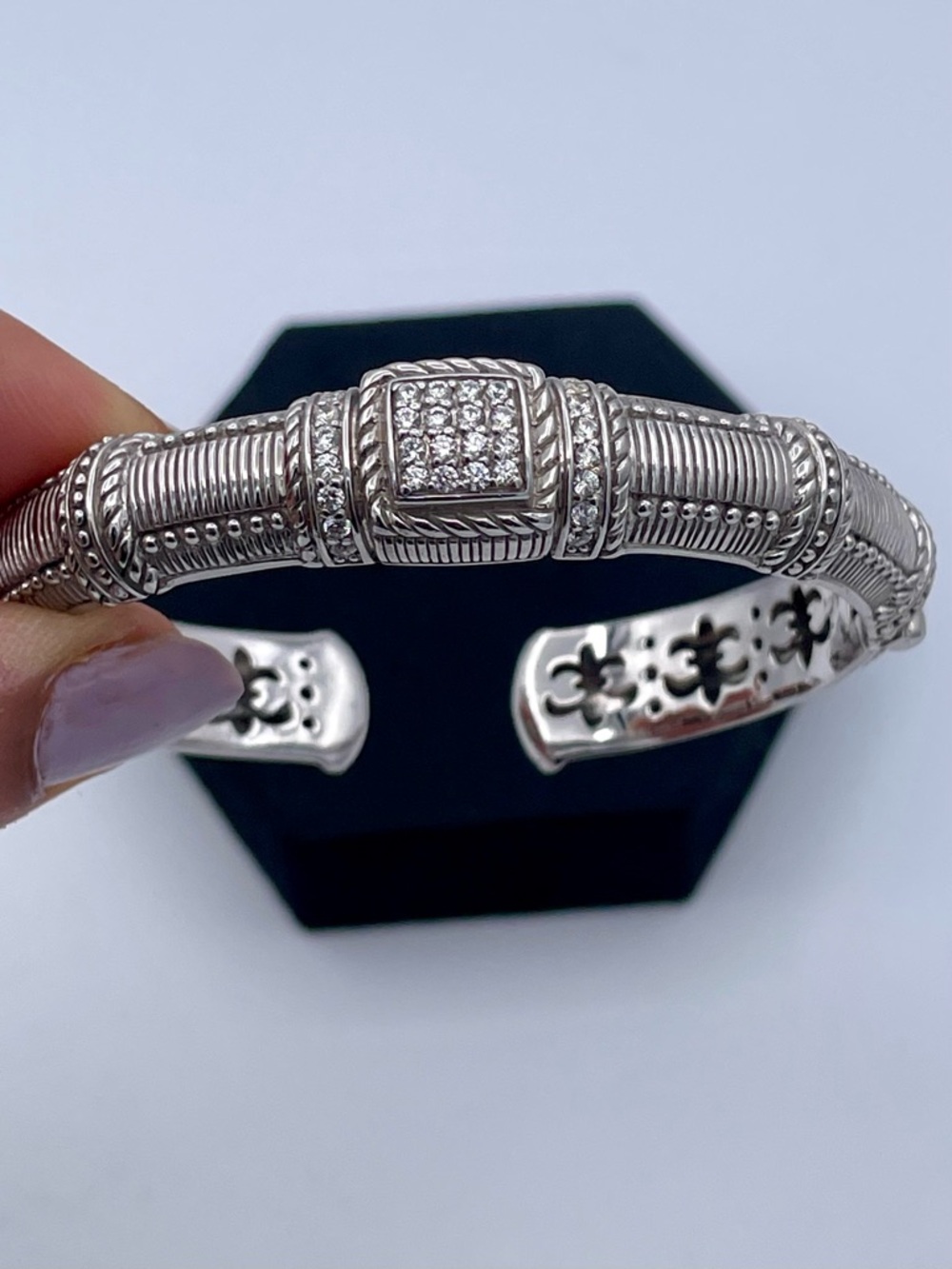 Judith Ripka Sterling Silver 925 CZ Pavé Center Motif Cuff Bracelet Heavy 42.8g - Picture 10 of 11